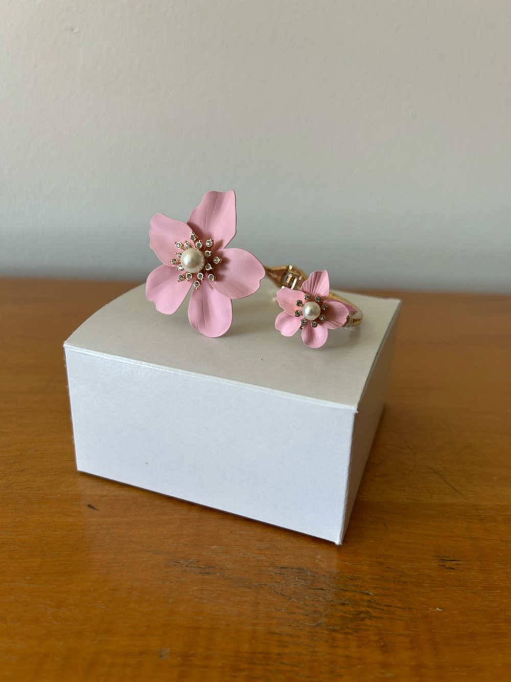 NWT Lilly Pulitzer Pearl Orchid Bracelet Conch Shell Pink Gold